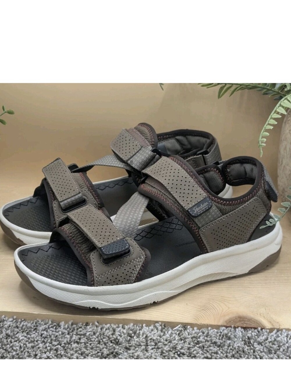 Florsheim Tread Lite Mens Size 9M Strappy Sandals Casual Beach Walking Summer